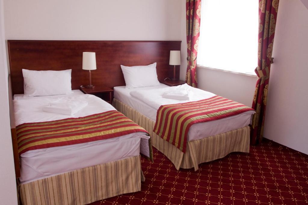 Hotel Stara Szmergielnia Bielsko-Biala Quarto foto