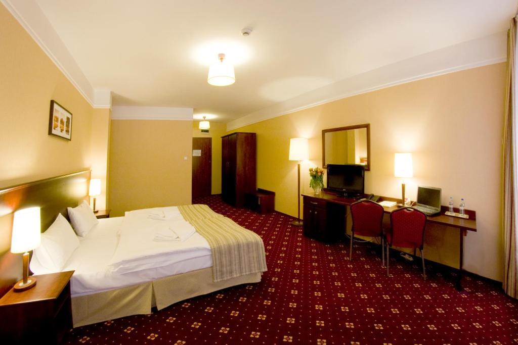 Hotel Stara Szmergielnia Bielsko-Biala Quarto foto